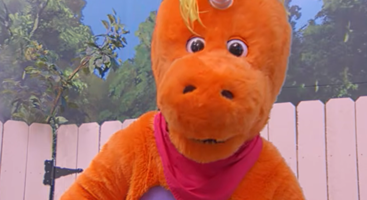 Buddy makes childhood trauma fun again

 Movies Counter